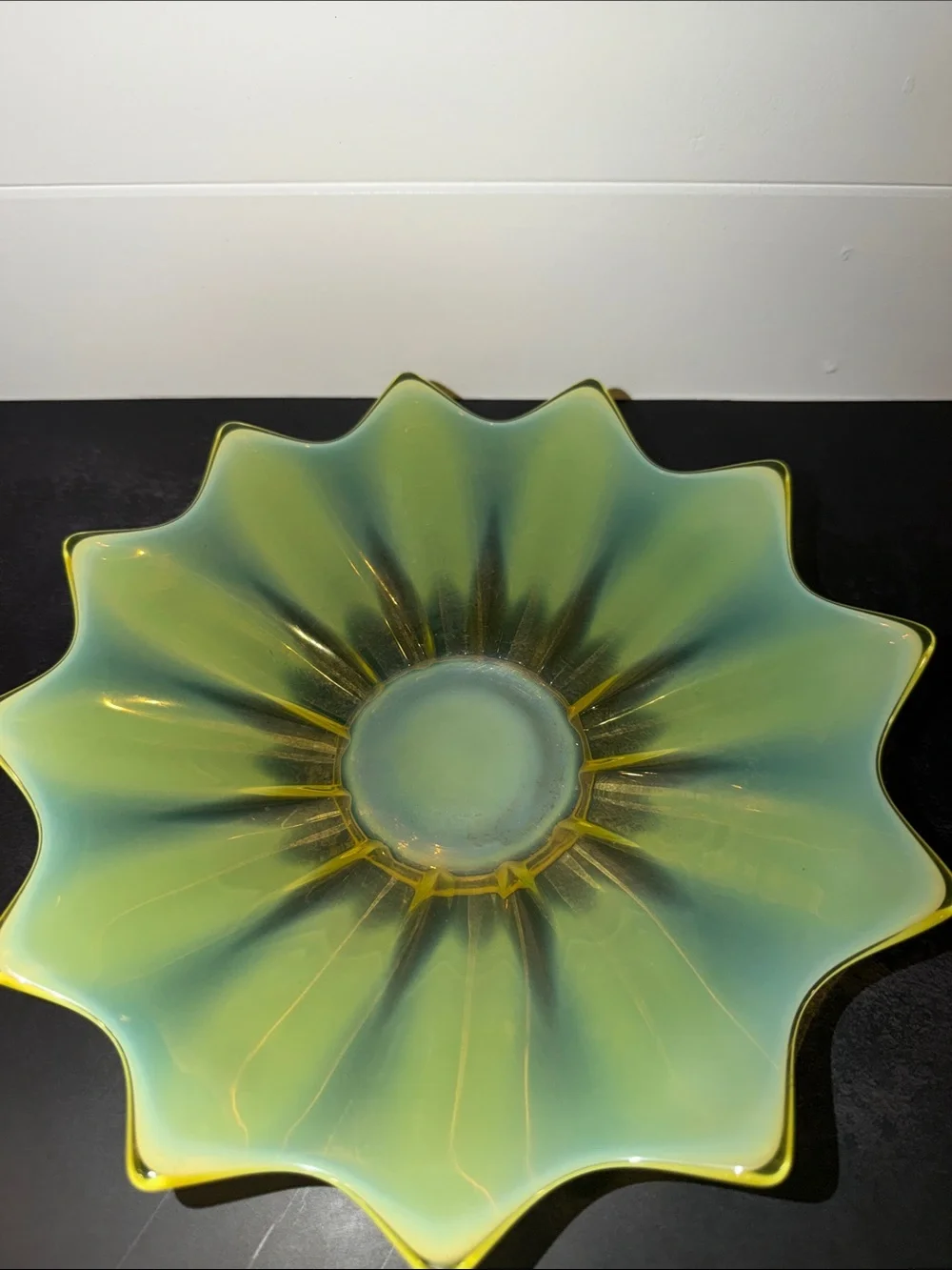 Uranium yellow glass plate